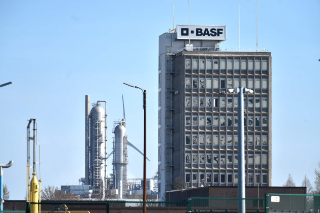 Milieubewegingen vechten vergunning voor BASF-kraker aan