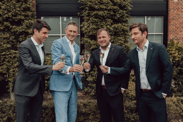 Nederlandse moederholding HSG verkoopt haar participatie van 50% aan gedelegeerd bestuurder Senne Drieghe, operationeel directeur Robbe Champagne en commercieel directeur William Dodson.
