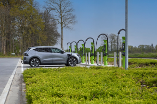 DATS24 opent laadplein aan parking Colruyt in Balen
