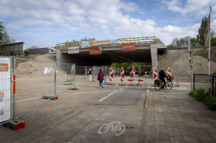 Na een intensieve vijfdaagse heeft Stadsbader Contractors de E313 in Deurne opnieuw opengesteld voor het verkeer.