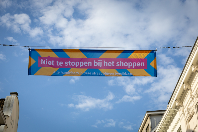 677579-petercelleas_niettestoppenbijhetshoppen-1-c74527-original-1780040002