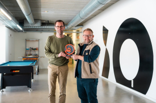 Digital agency iO dingt mee naar Voka Prijs Ondernemen 2026