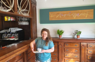 Evy Moriau en Charlien De Jonghe openden T'Aardsgenot
