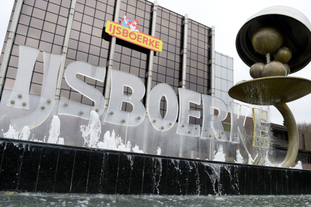 IJsboerke gooit zich op ijspralines