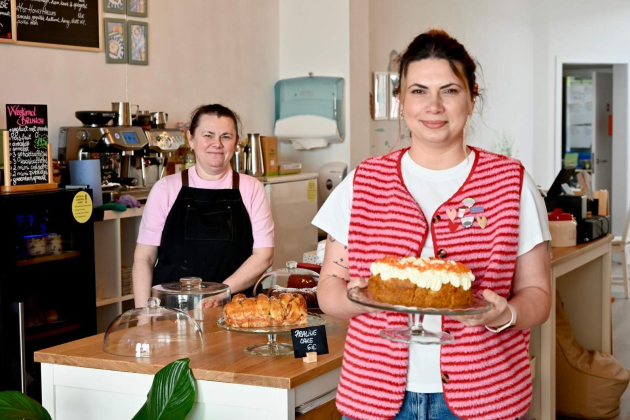 Simona en Oana in hun nieuwe brunchzaak