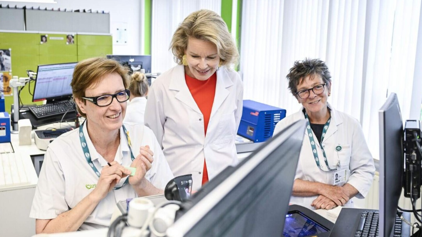 Dokter Sabine Declercq en koningin Mathilde