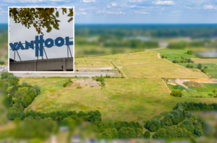 Dit enorme industrieterrein op de Van Hool-site in Lier staat te koop. © rr