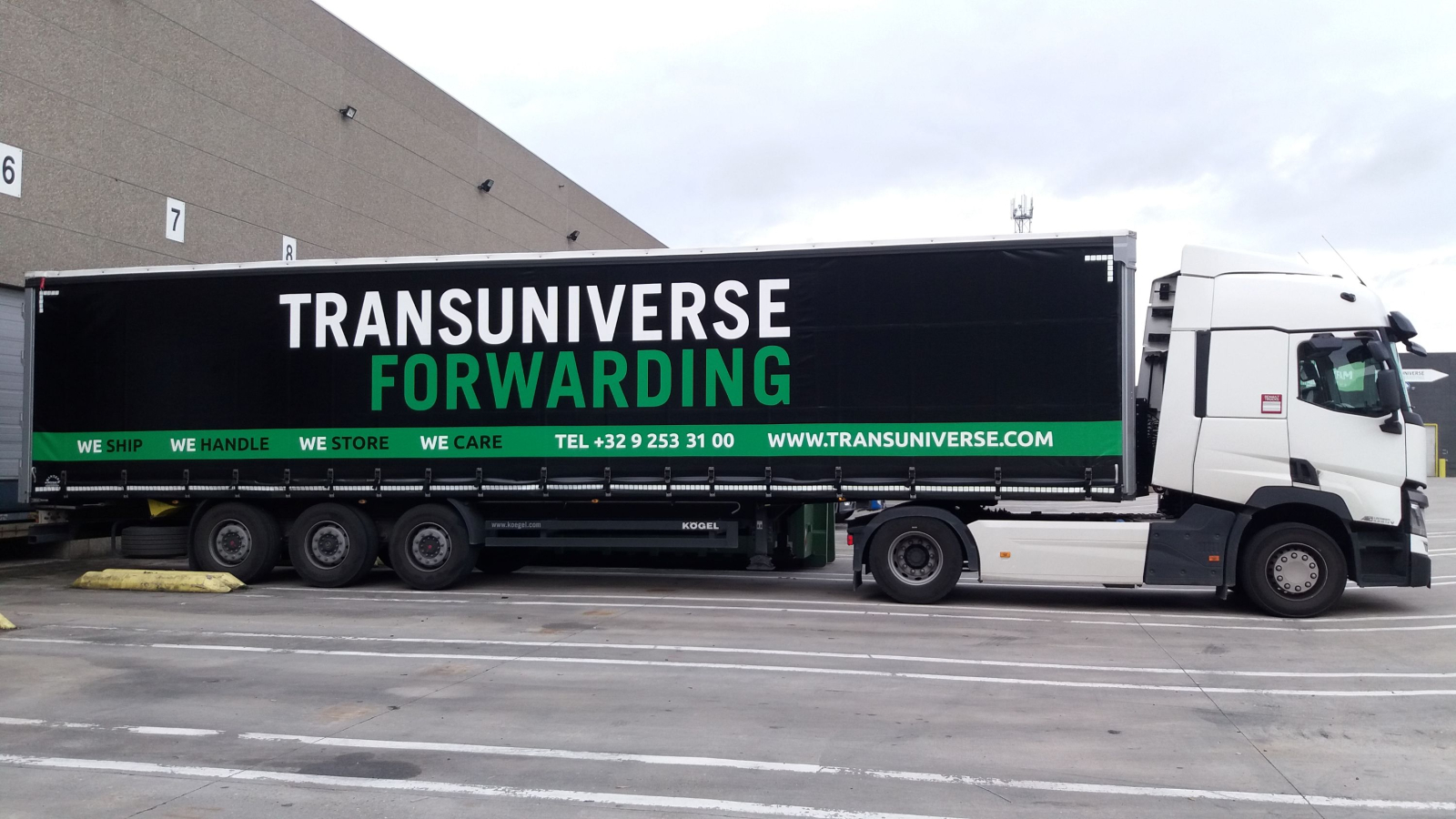 Transunivers Camion 2 – side kaai 4 (1) (002)