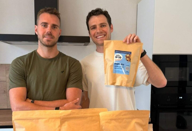 Lowie 30 en Gauthier 29 maken met Pure Bob hondenbrokken_