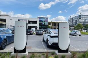 Tesla-laadpark Westland Shopping