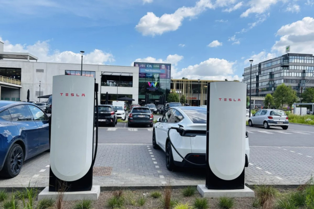 Tesla-laadpark Westland Shopping