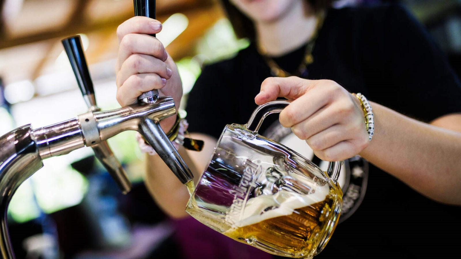 Bier tappen themabeeld