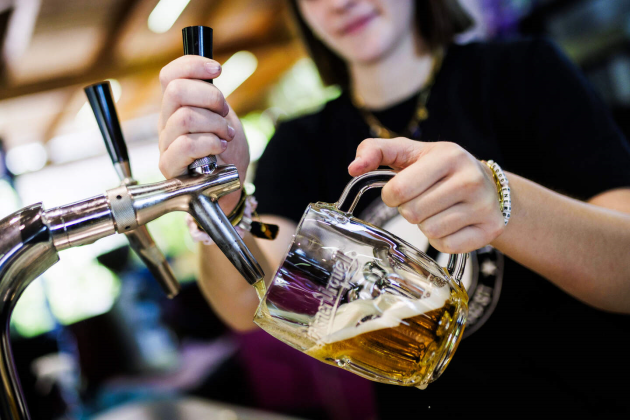 Bier tappen themabeeld