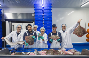 Minister Crevits bezoekt Alfa Fish in Brecht