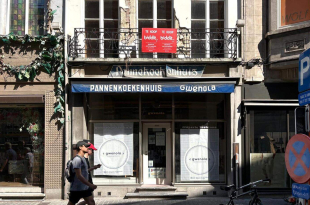Pannenkoekenhuis Gwenola in de Voldersstraat ligt er al jaren verlaten bij_