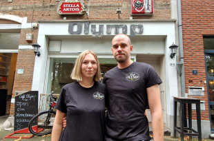 Mortsel_Café-Olymp-met-Nimcke-Boiy-en-Bram-Huisman
