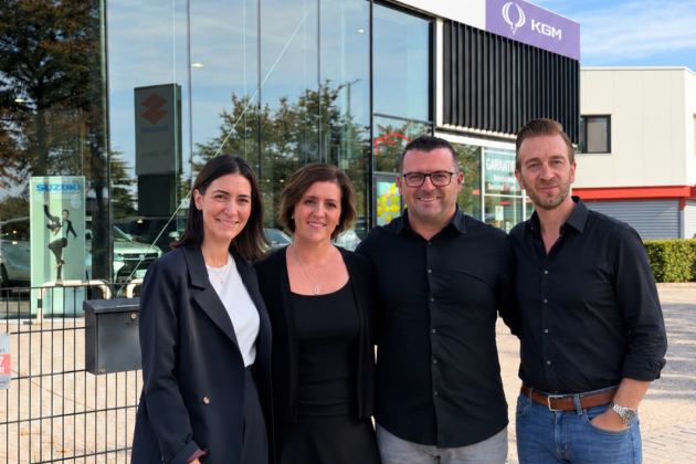 Teamfoto voor de autodealer Suzuki MG KGM kopie