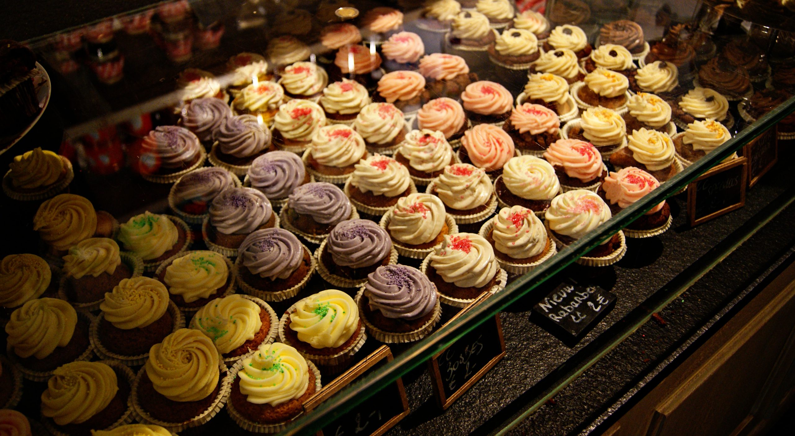 Julie's House blaast 10 kaarsjes uit Made in