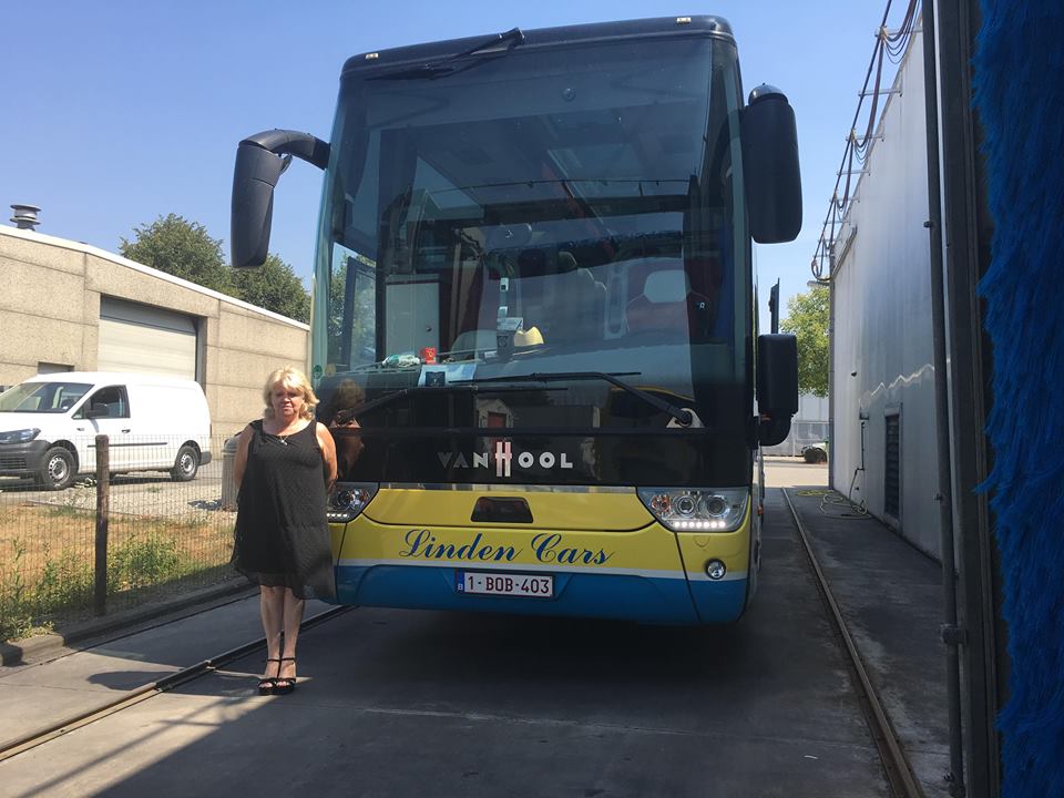 Autocarbedrijf Linden Cars viert 30jarig bestaan Made in