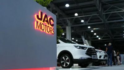 jac-motors-muur